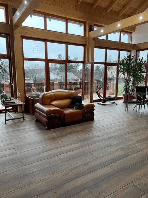 Komáromi Kényelmes Kúria!